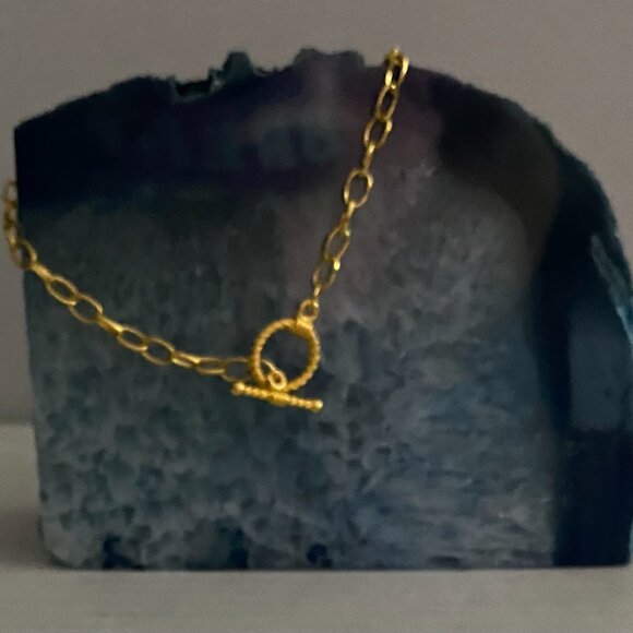 NEW Gold bracelet with "J" charm - Picture 4 of 4